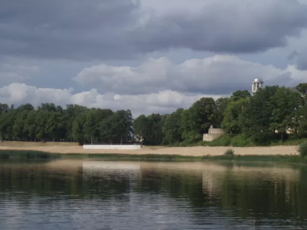 Daugava/ KRUSTPILS atteka/ Brīvības cīnītāju piemineklis